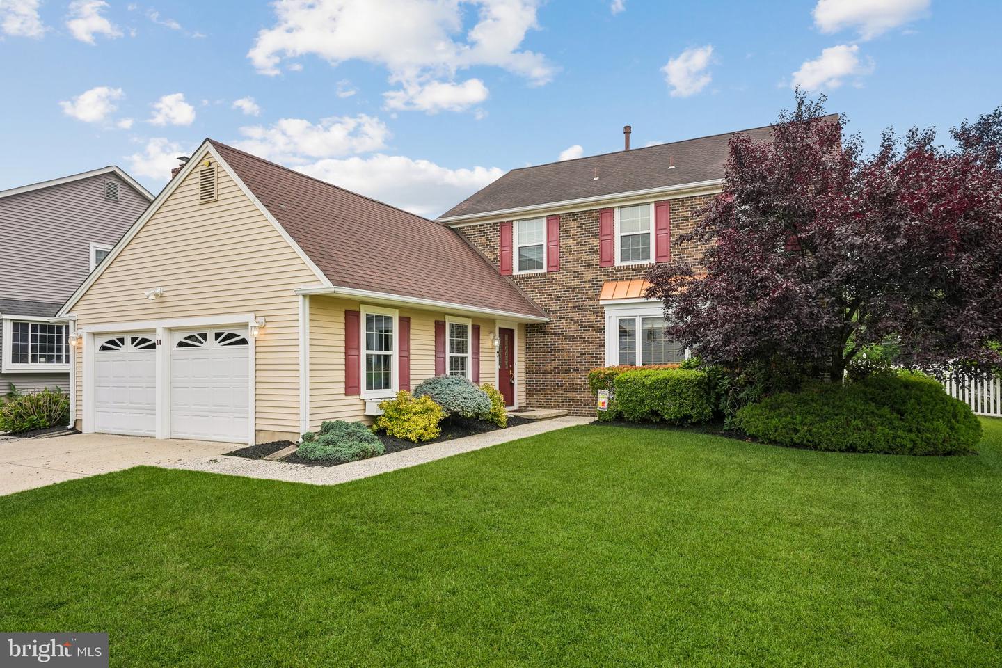 14 WHITE PINE DR