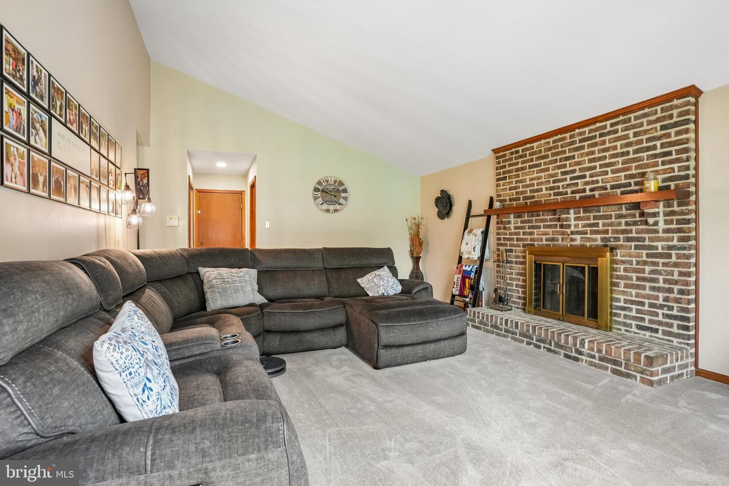 14 White Pine Dr Property Photo 7