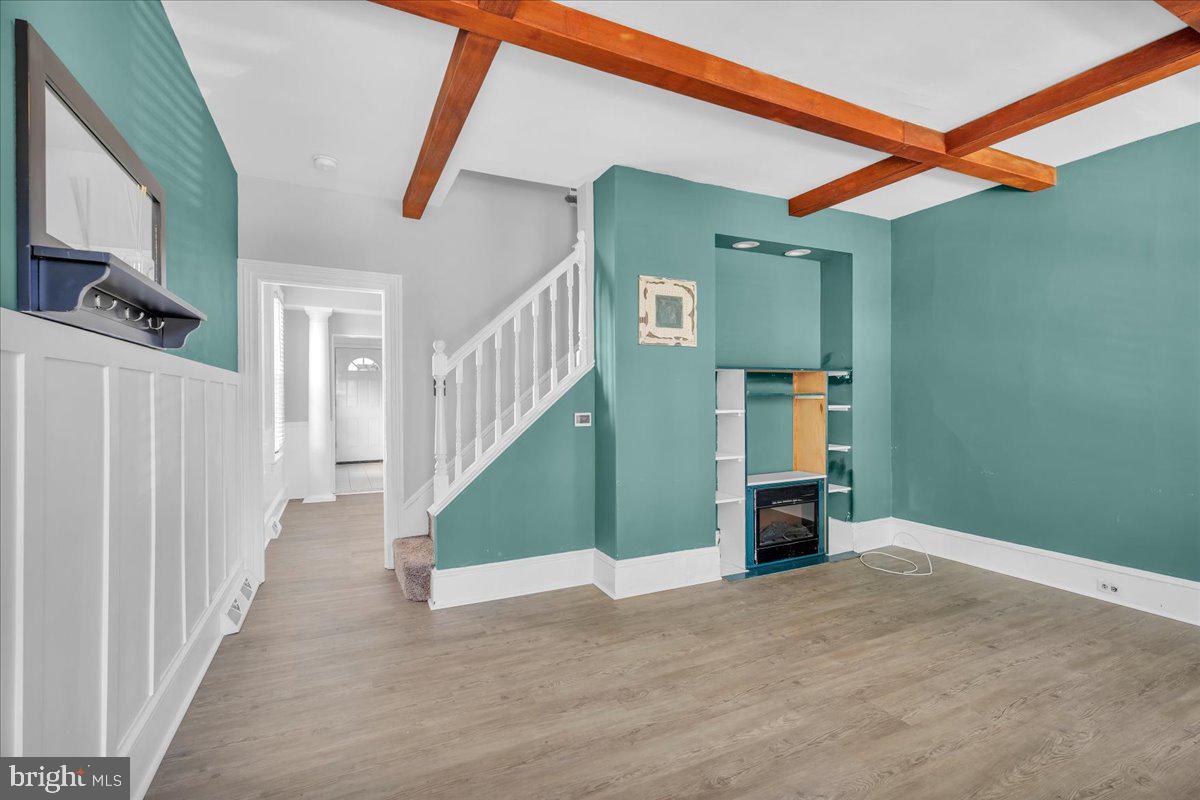 64 E Centre St Property Photo 4