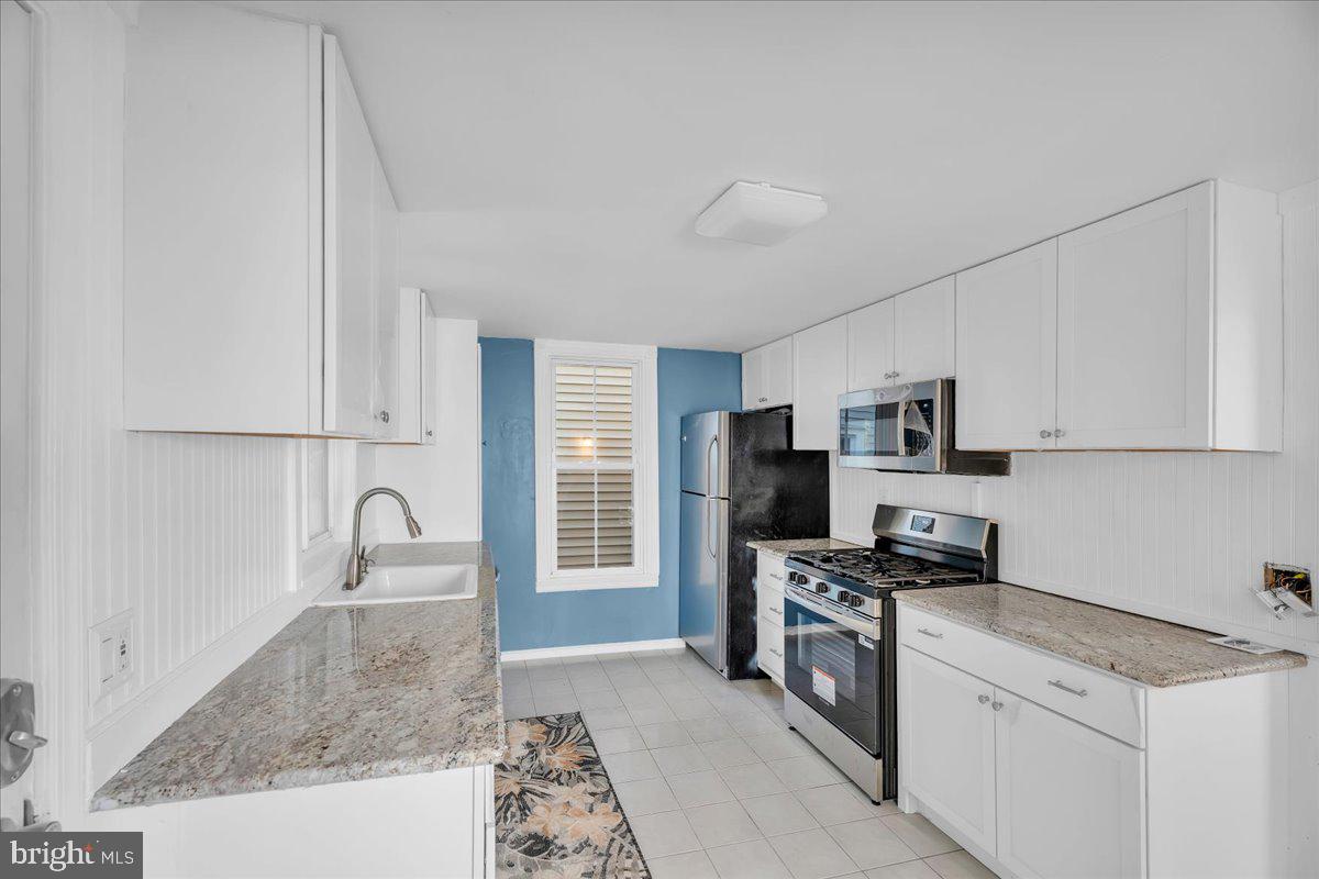 64 E Centre St Property Photo 11