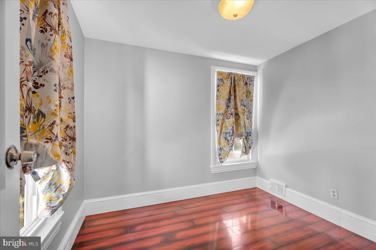 64 E Centre St Property Photo 14