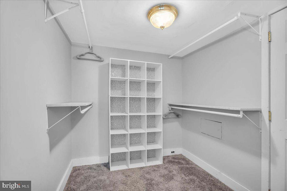 64 E Centre St Property Photo 18