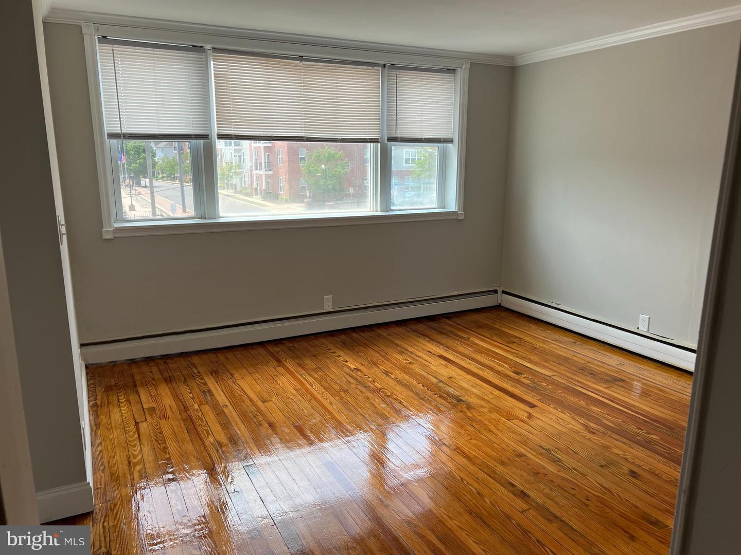 20 W High St #b Property Photo 2