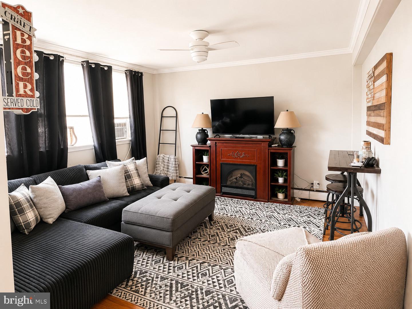 20 W High St #b Property Photo 3