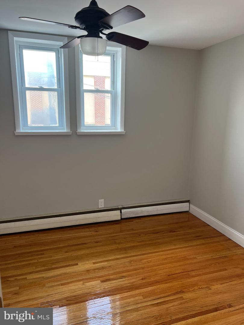 20 W High St #b Property Photo 9