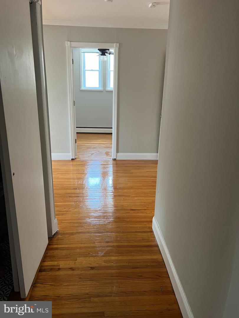 20 W High St #b Property Photo 11