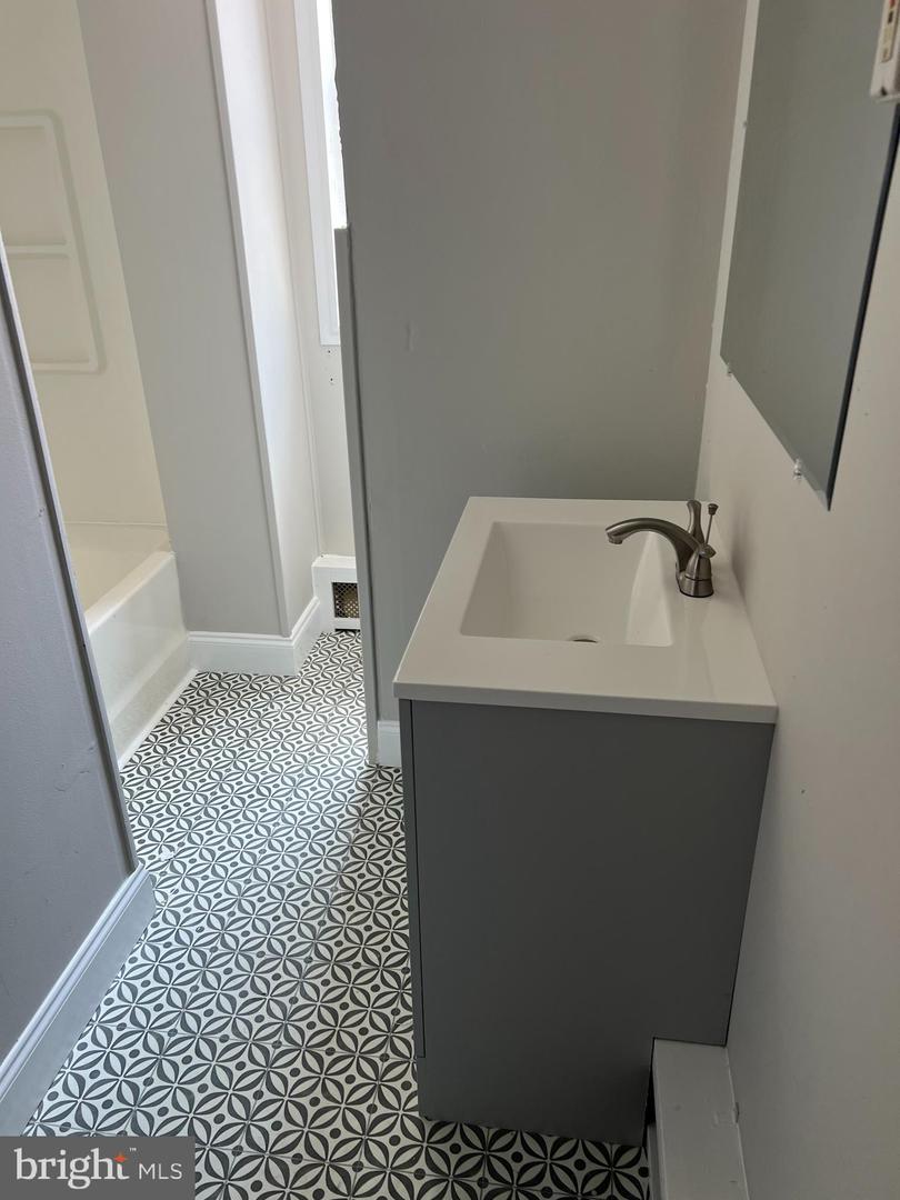 20 W High St #b Property Photo 13