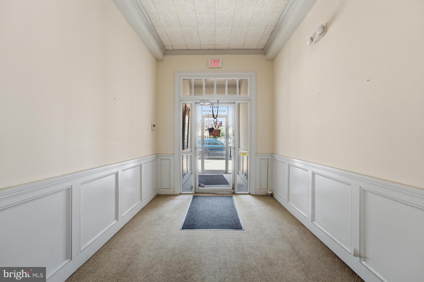 100 Mantua Blvd Property Photo 5
