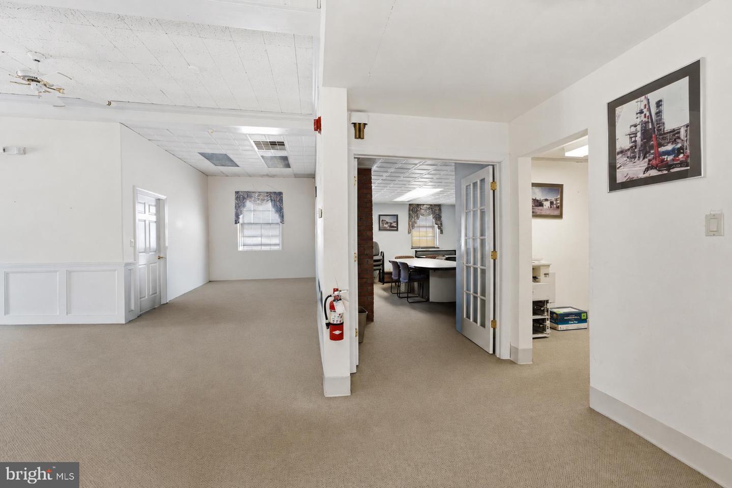 100 Mantua Blvd Property Photo 12