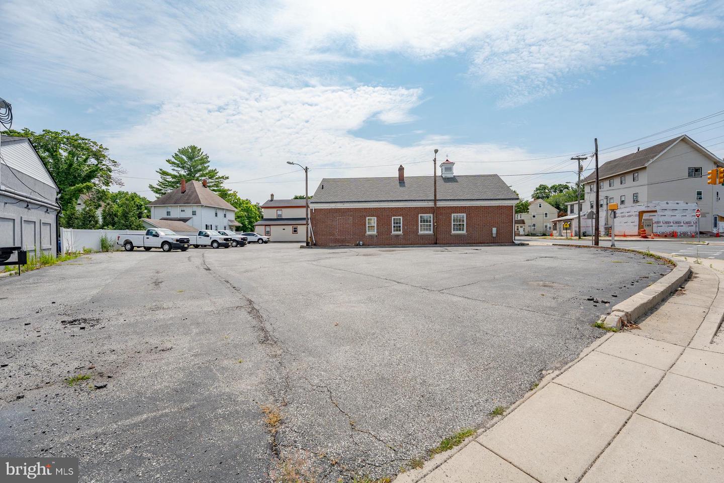 100 Mantua Blvd Property Photo 36