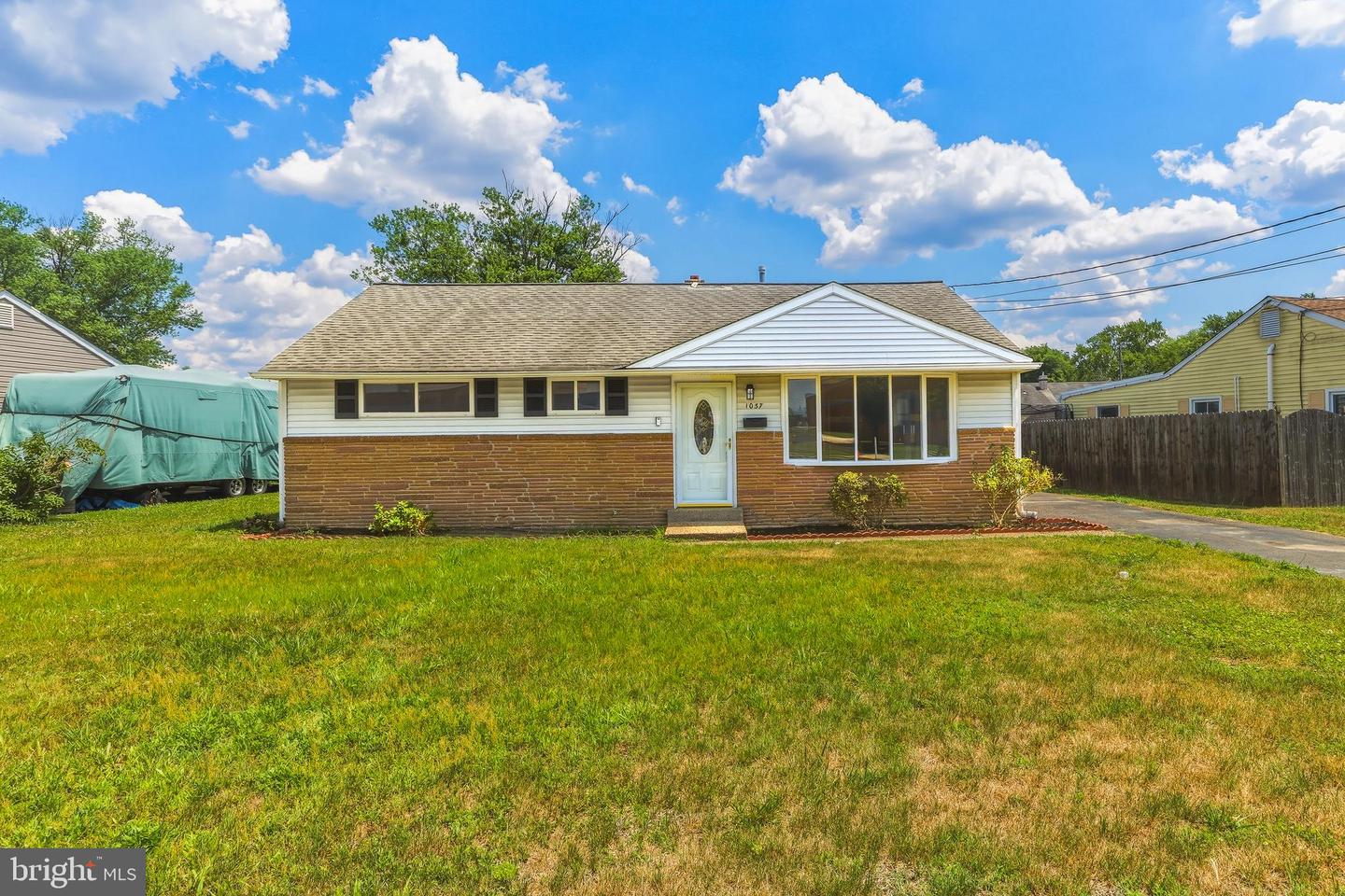 1037 MONMOUTH RD Property Photo 1