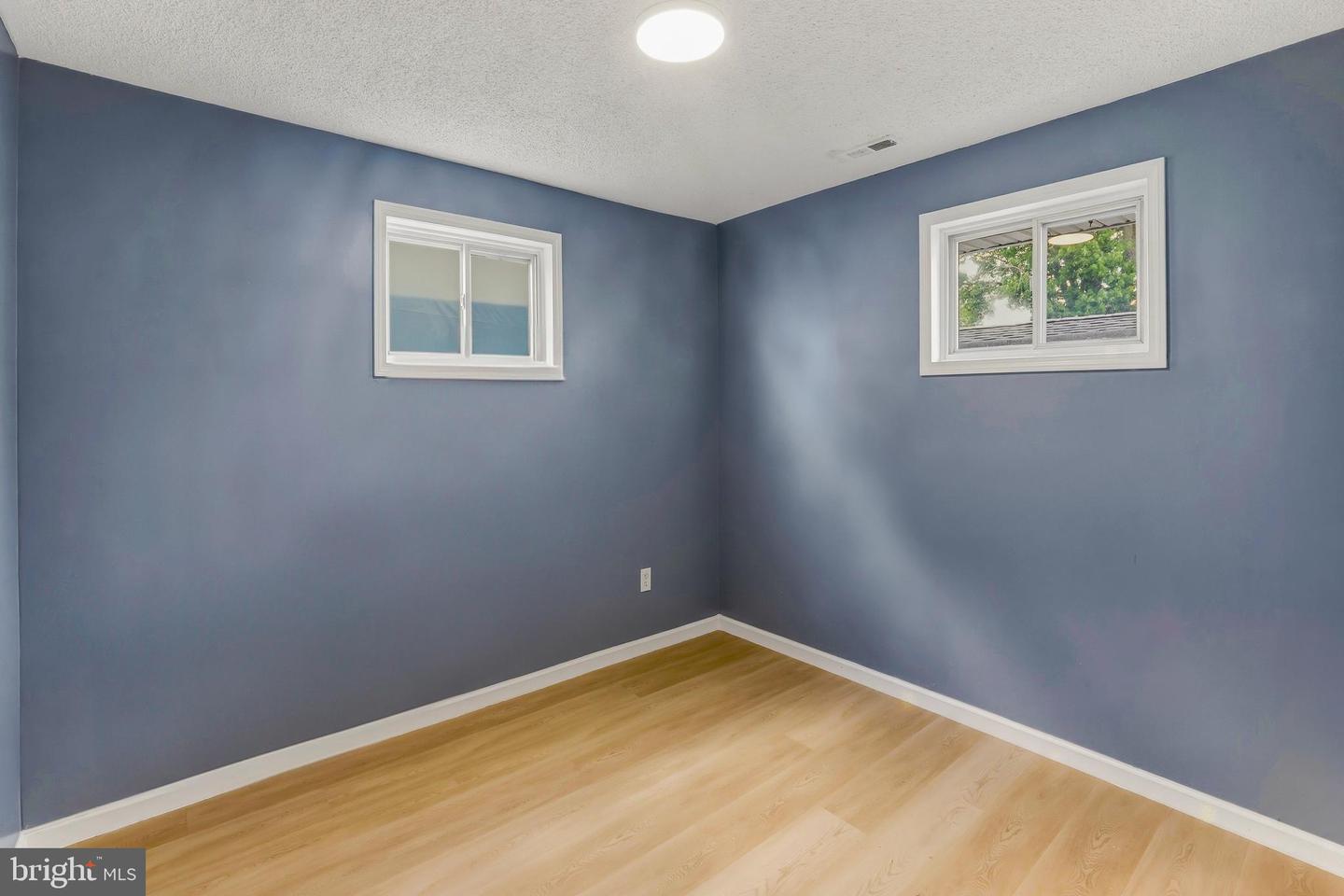 1037 Monmouth Rd Property Photo 11