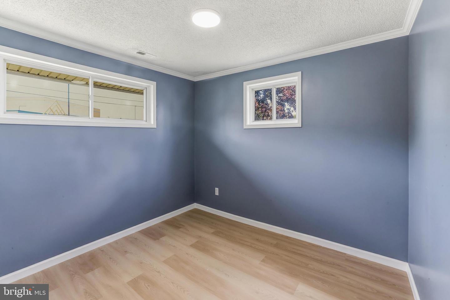1037 Monmouth Rd Property Photo 12