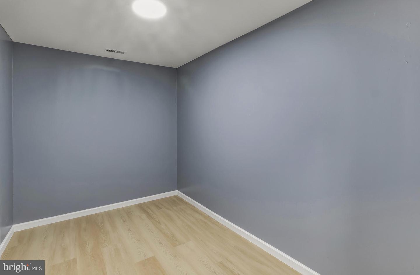 1037 Monmouth Rd Property Photo 13