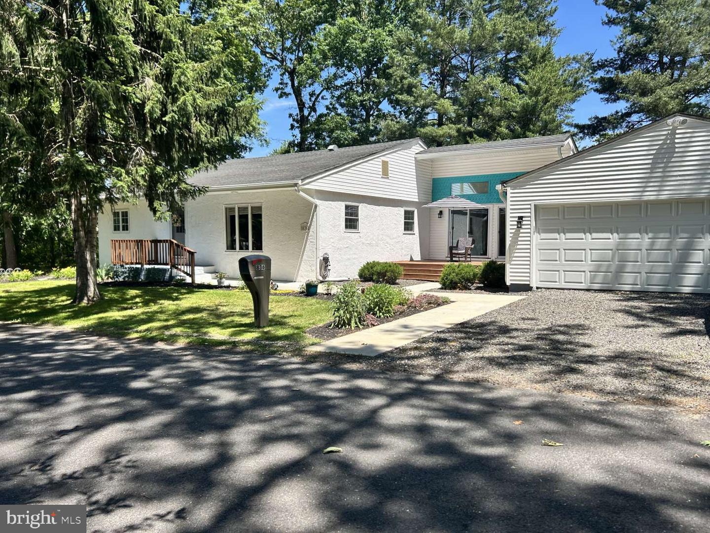836 Spruce Ln Property Photo 1