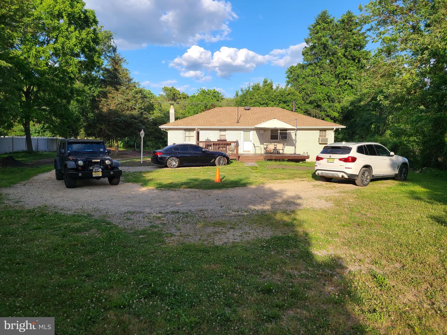 321 N TUCKAHOE RD Property Photo 1