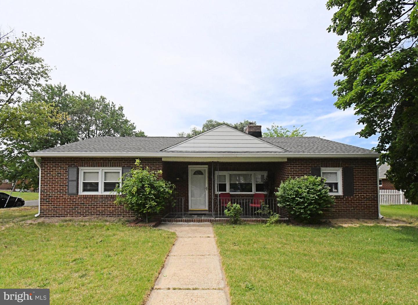 21 Chester Ave Property Photo 1