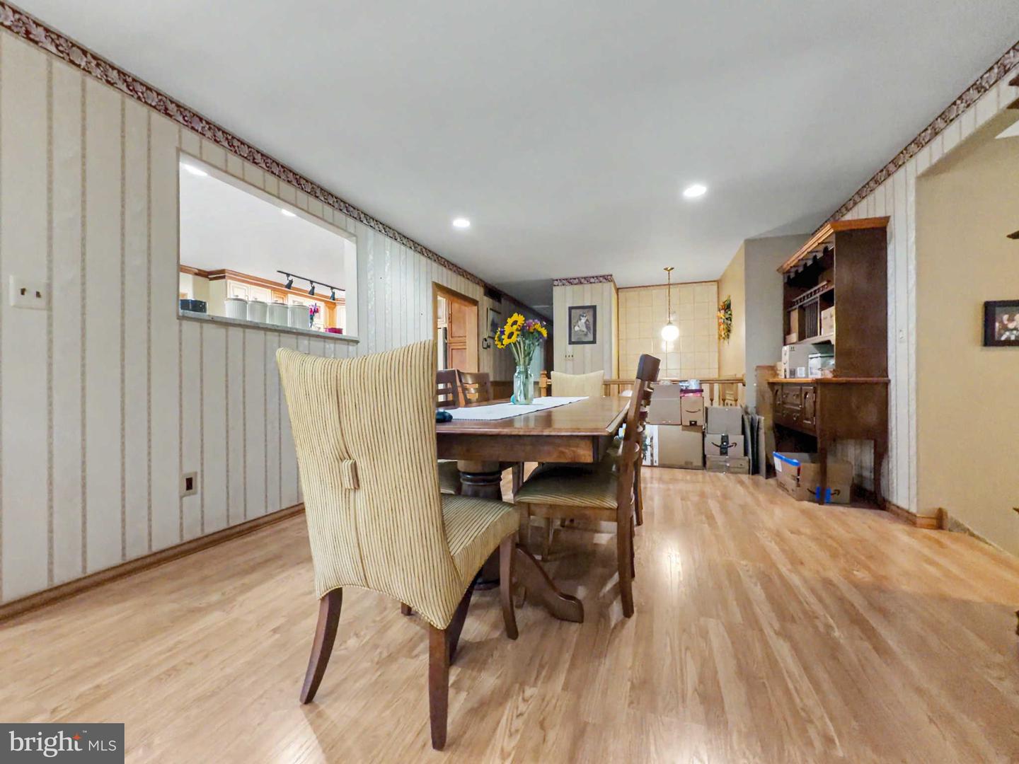 1857 Williamstown Rd Property Photo 10