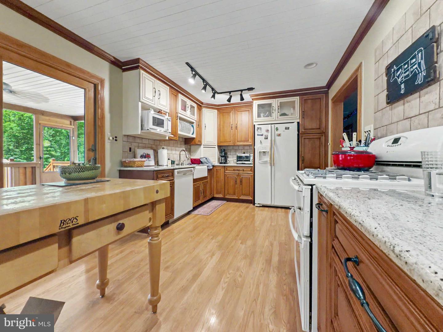 1857 Williamstown Rd Property Photo 12
