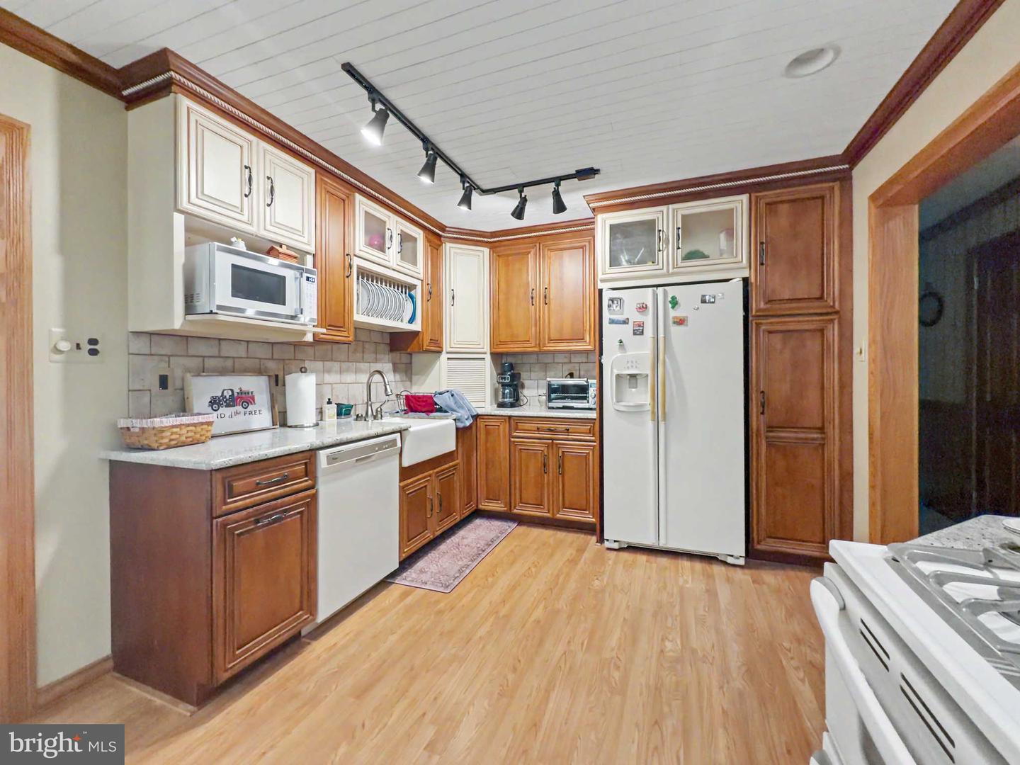 1857 Williamstown Rd Property Photo 15