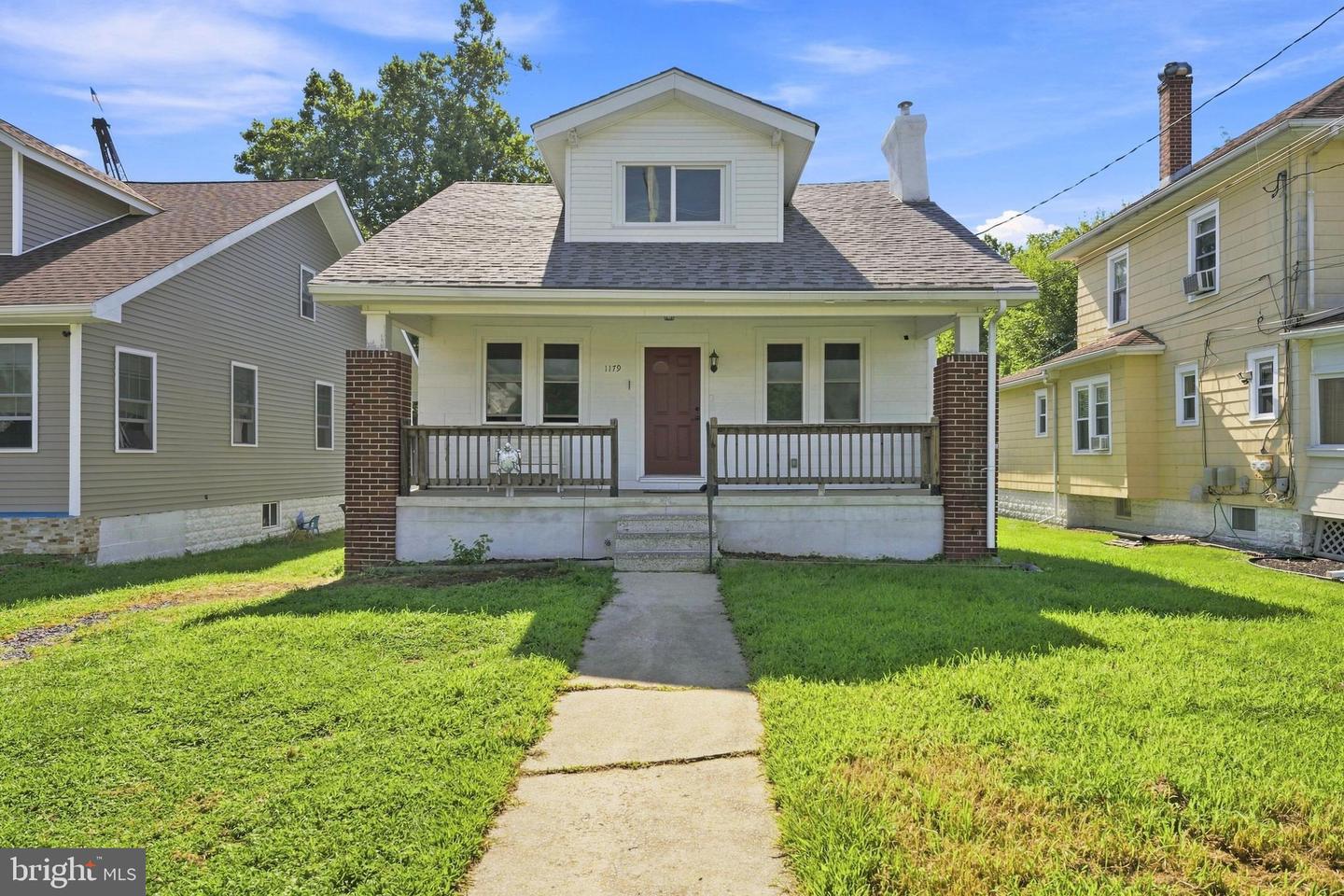 1179 BROADWAY Property Photo 1