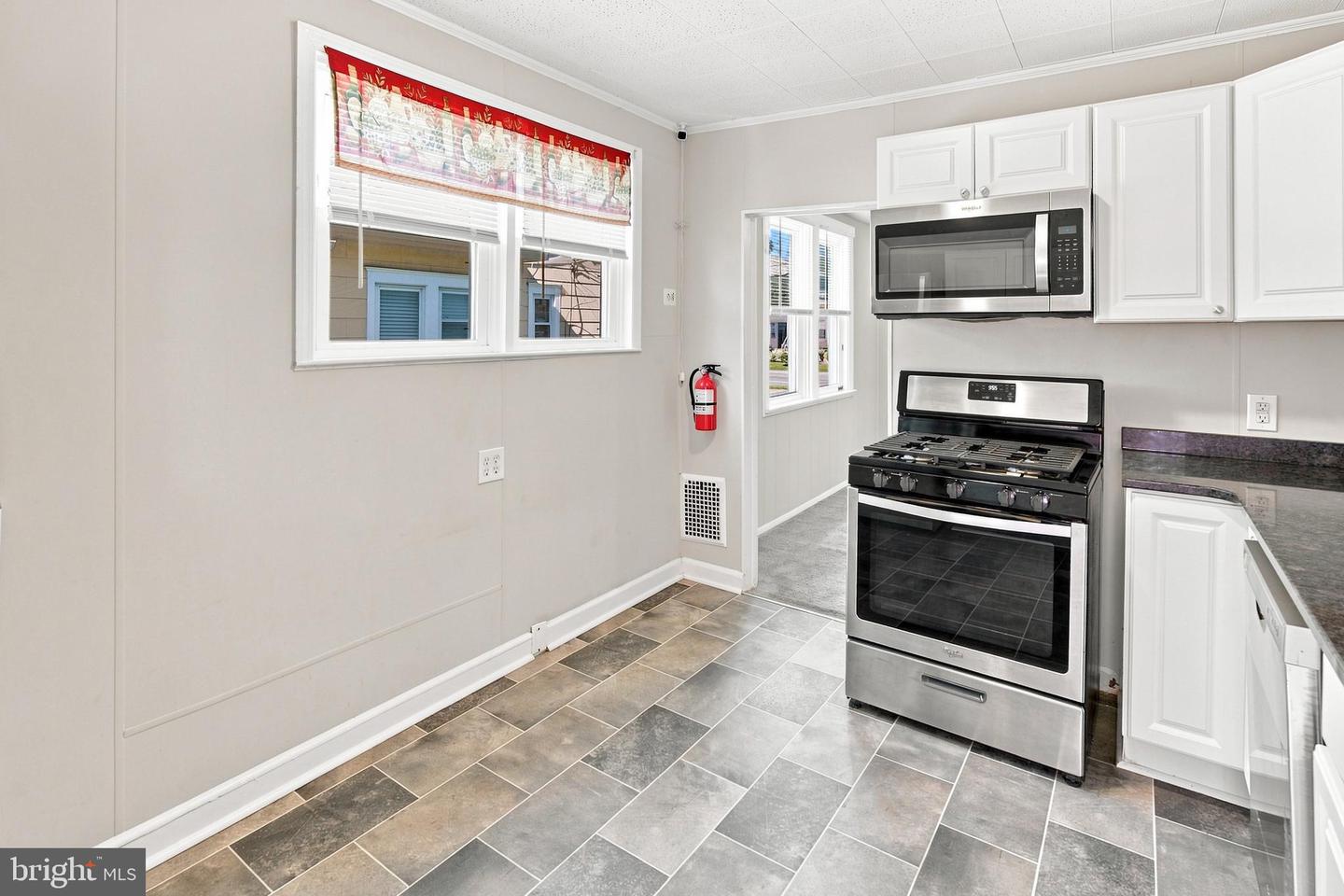 1179 Broadway Property Photo 9