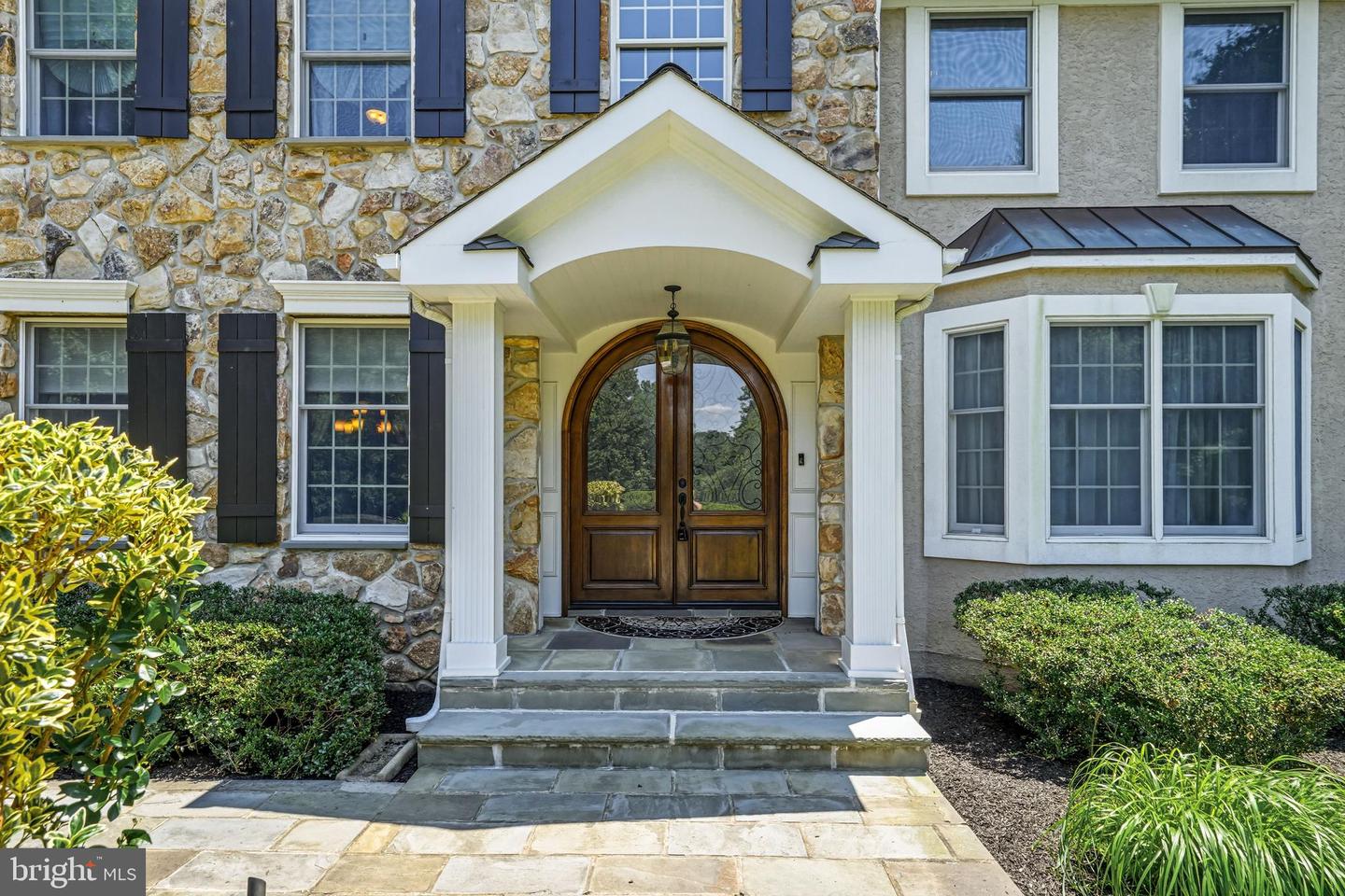 24 Winding Way Property Photo 6