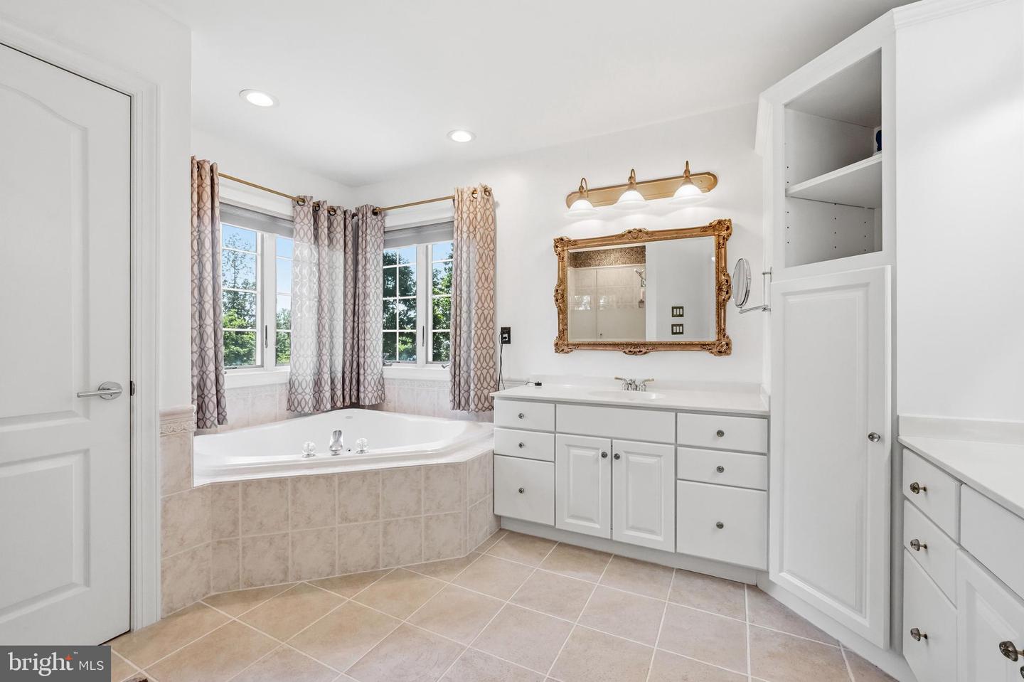 24 Winding Way Property Photo 30