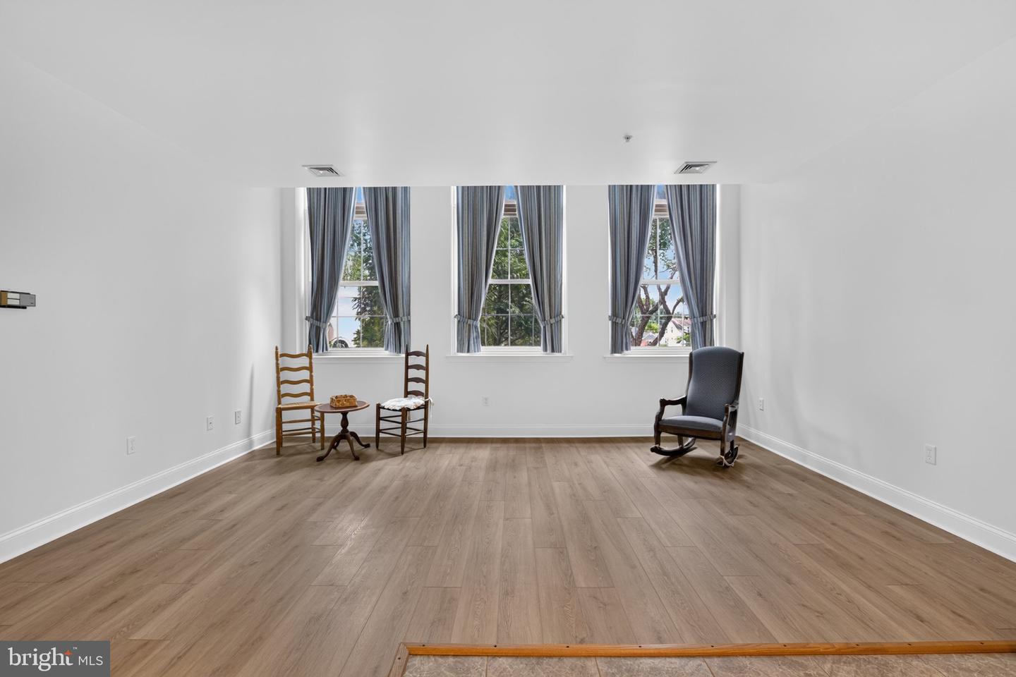 100 Aura Rd #208 Property Photo 4