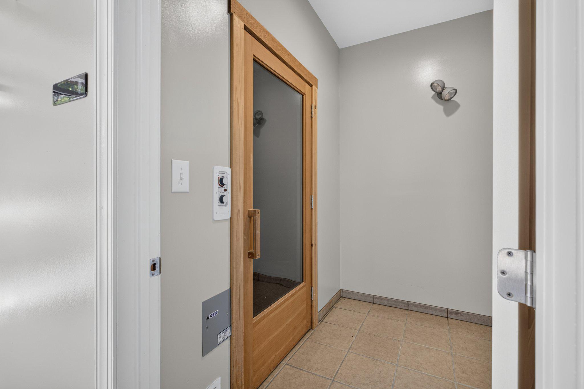 100 Aura Rd #208 Property Photo 30