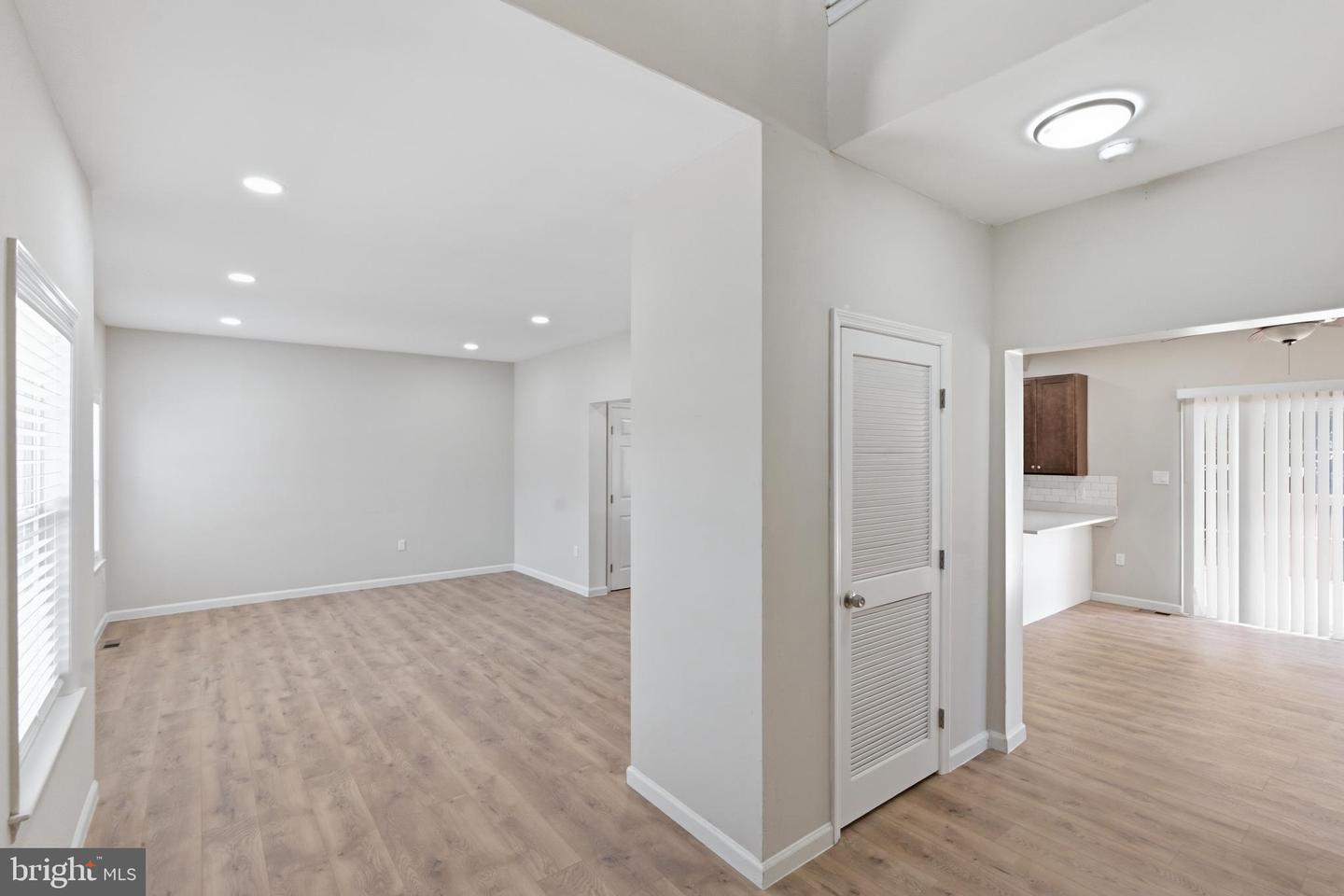 33 Hopkins St Property Photo 3