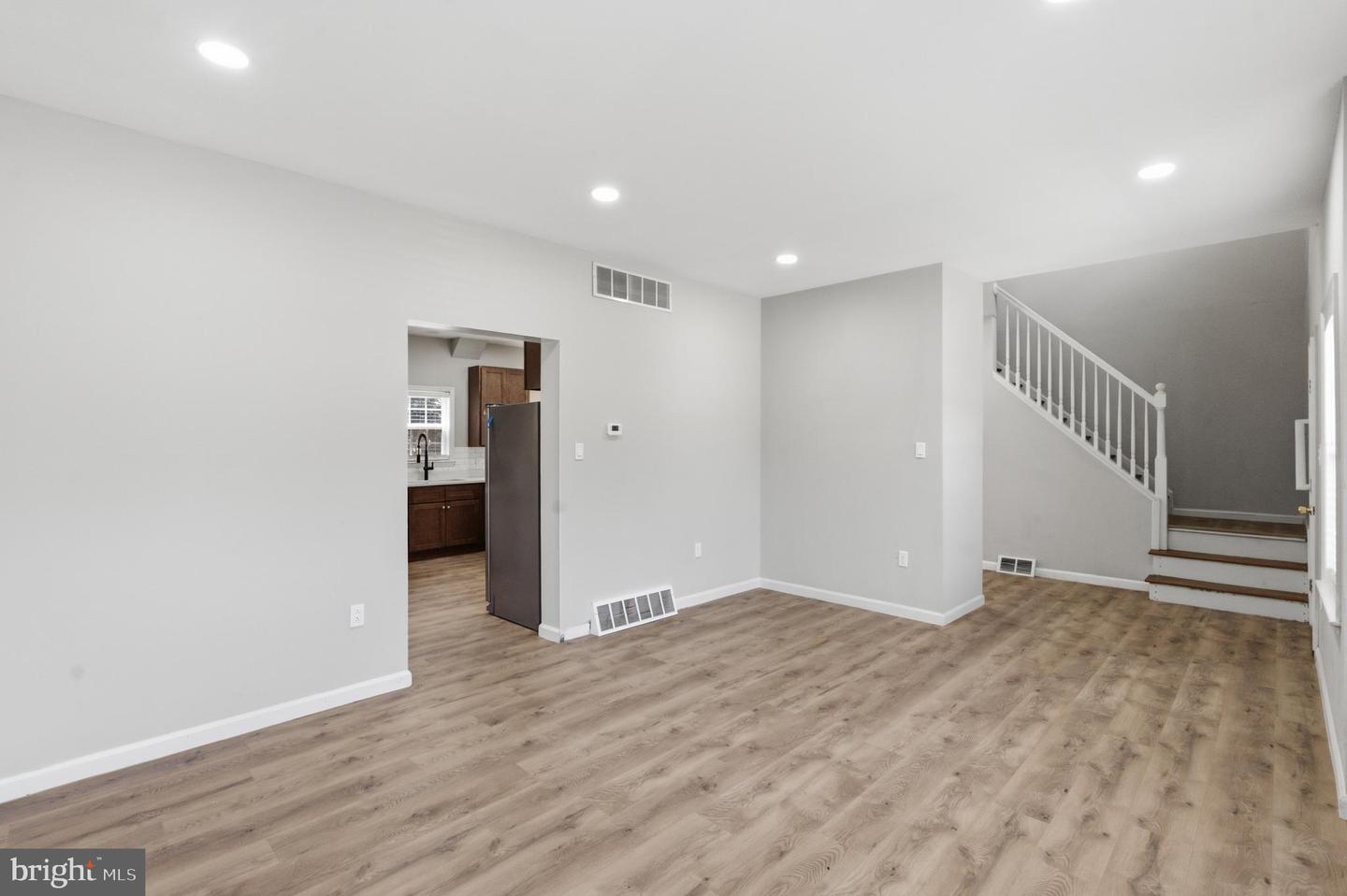 33 Hopkins St Property Photo 8