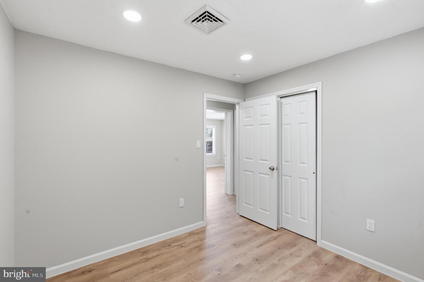 33 Hopkins St Property Photo 25