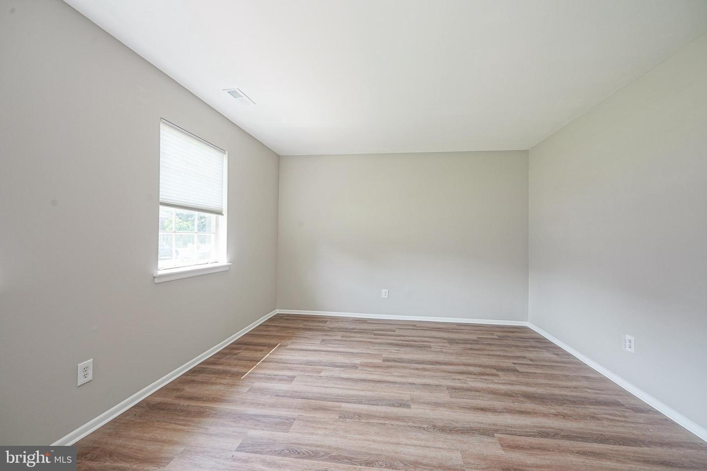 15 Fomalhaut Ct Property Photo 4