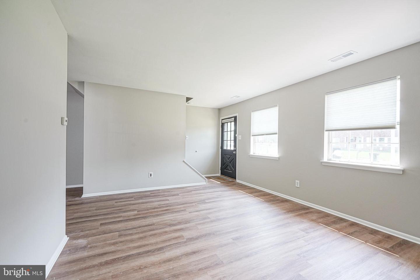 15 Fomalhaut Ct Property Photo 6