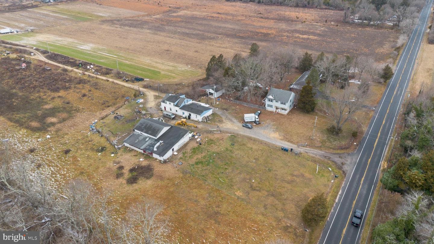 2090 Blue Bell Rd Property Photo 3
