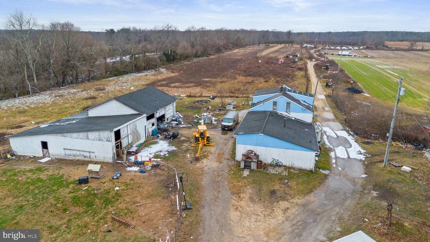 2090 Blue Bell Rd Property Photo 5