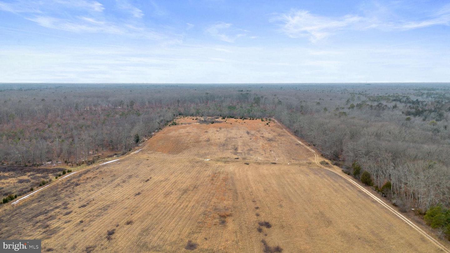 2090 Blue Bell Rd Property Photo 8