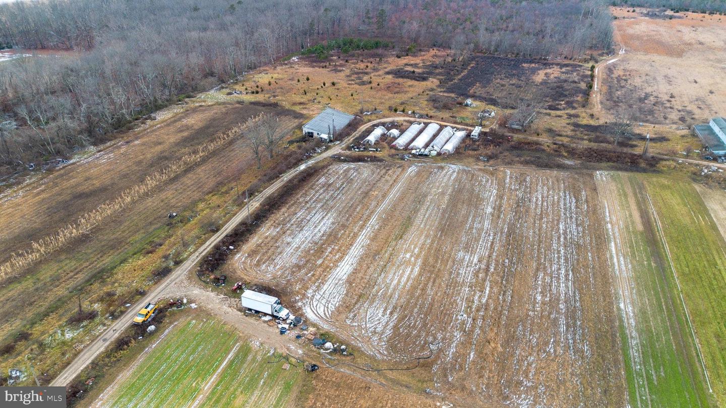2090 Blue Bell Rd Property Photo 14