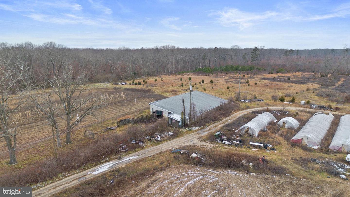 2090 Blue Bell Rd Property Photo 15