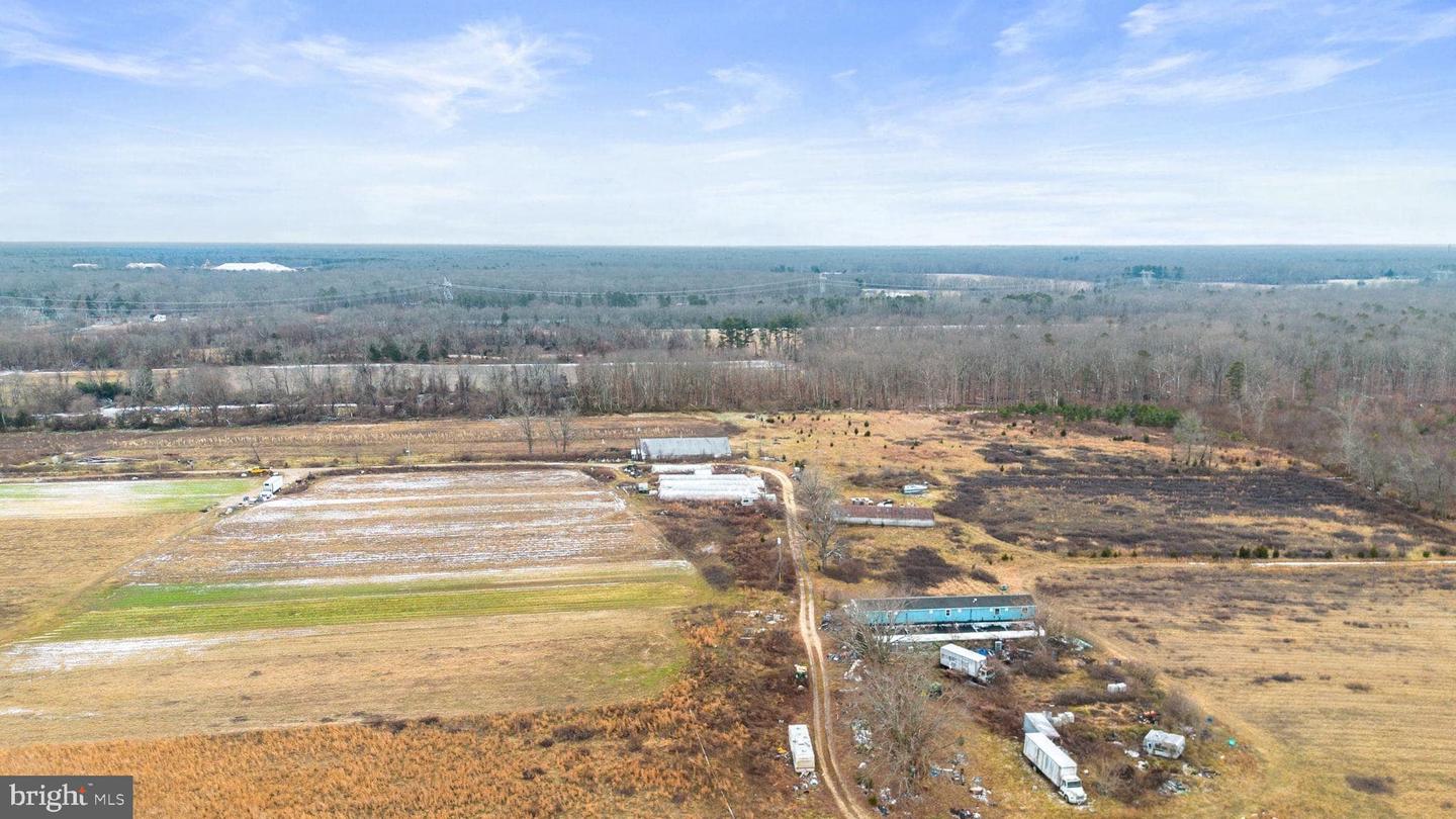 2090 Blue Bell Rd Property Photo 19