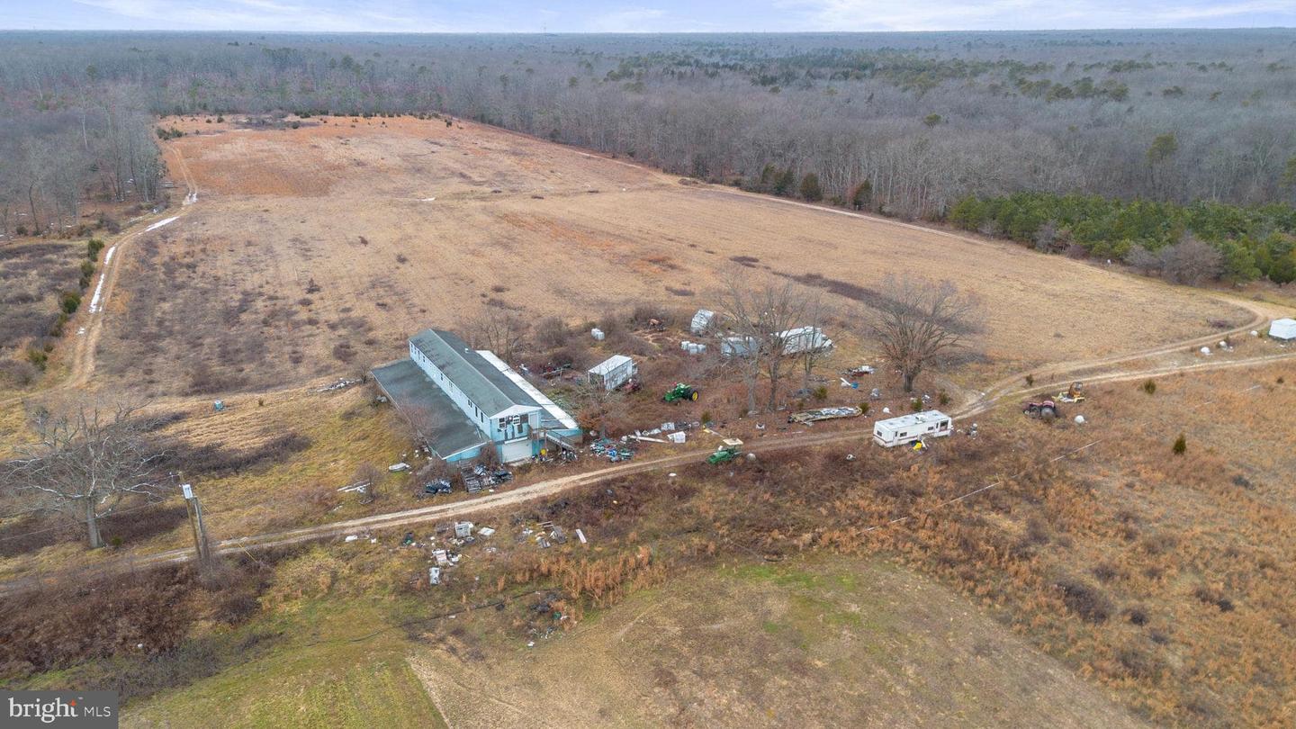 2090 Blue Bell Rd Property Photo 20