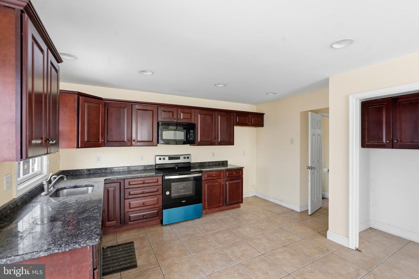 2090 Blue Bell Rd Property Photo 32