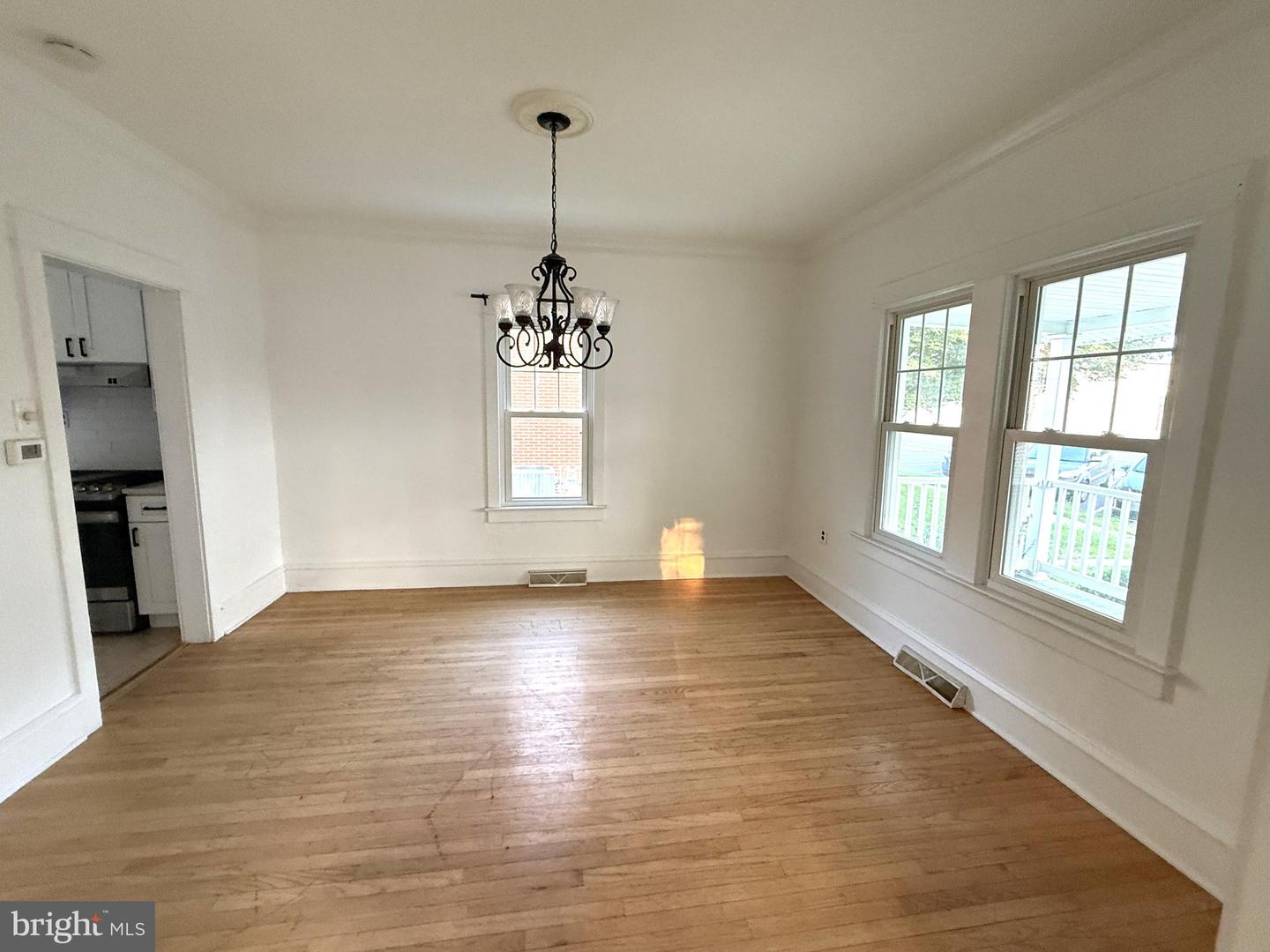 15 College Ave Property Photo 3