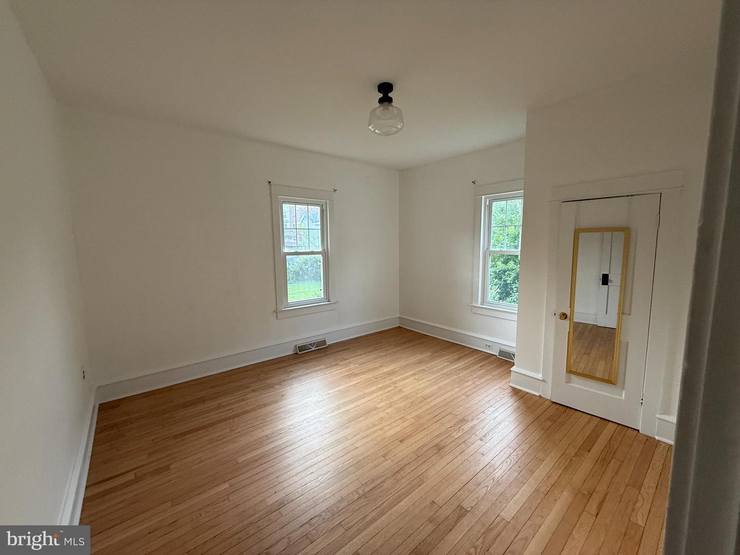 15 College Ave Property Photo 6