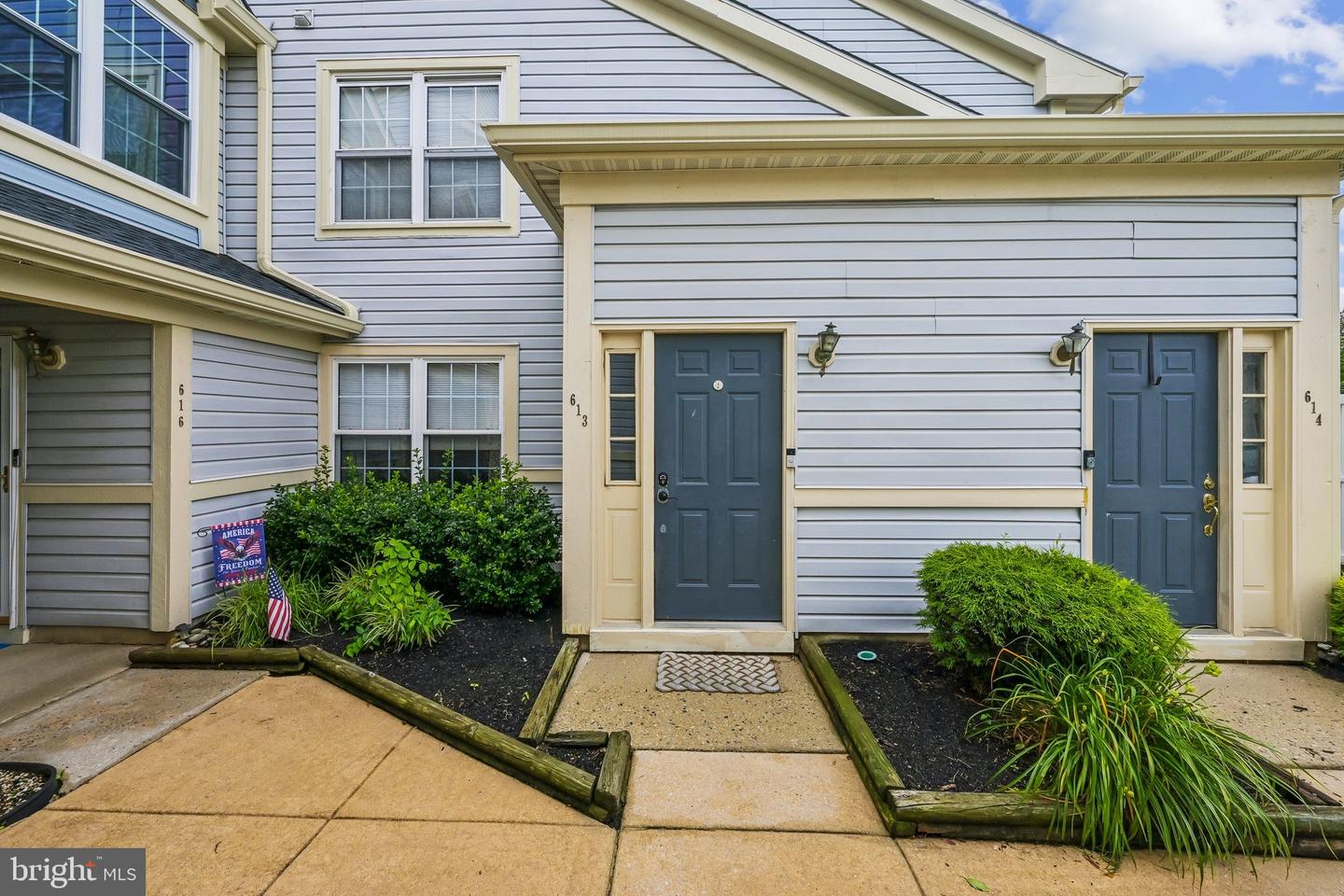 613 STEEPLECHASE CT Property Photo 1