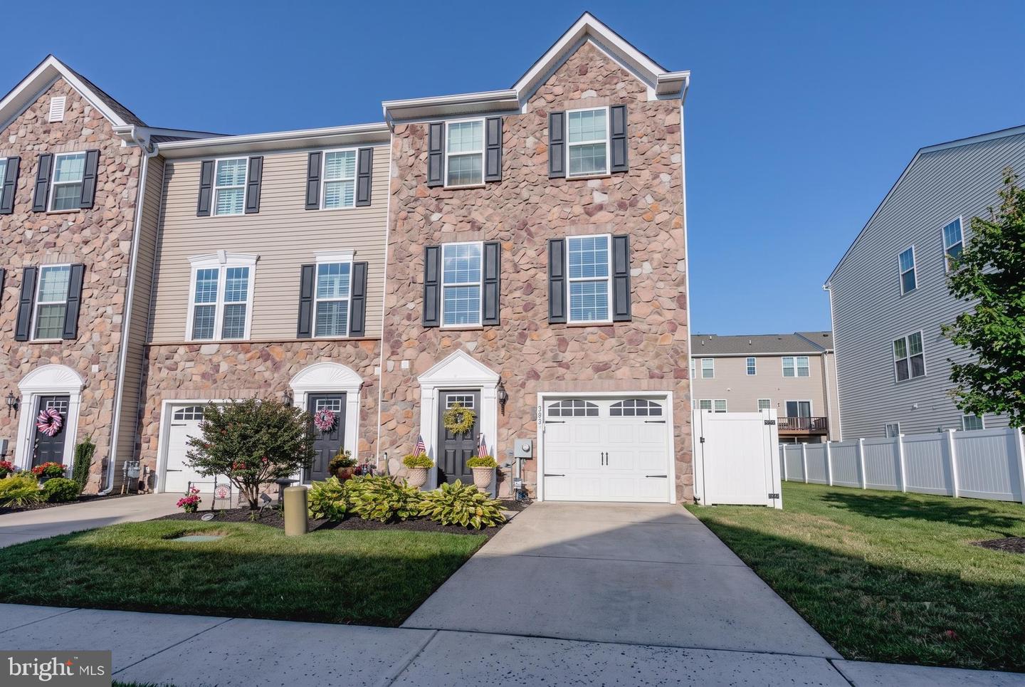 1023 PRIME PL