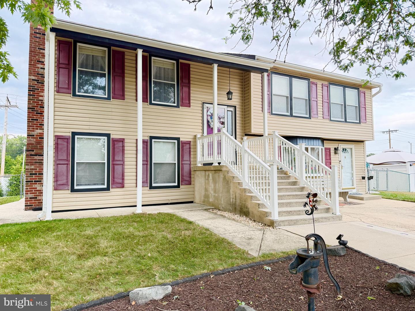 524 DENISE CT