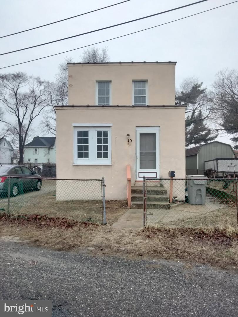 15 Railroad Ave Property Photo 1
