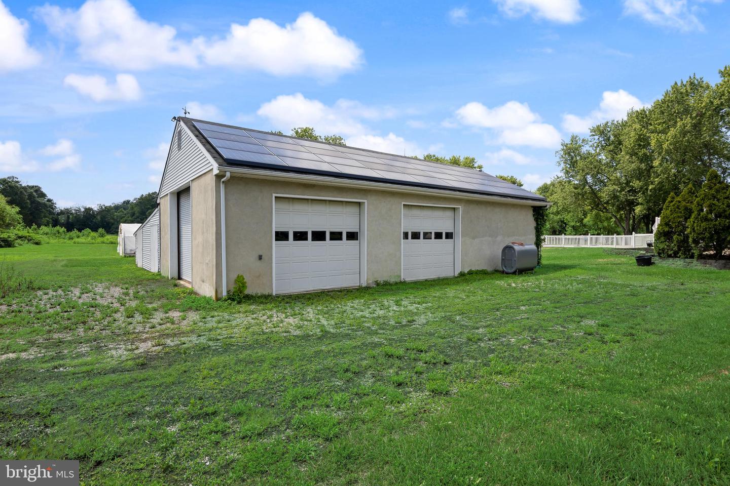 1581 Commissioners Rd Property Photo 40